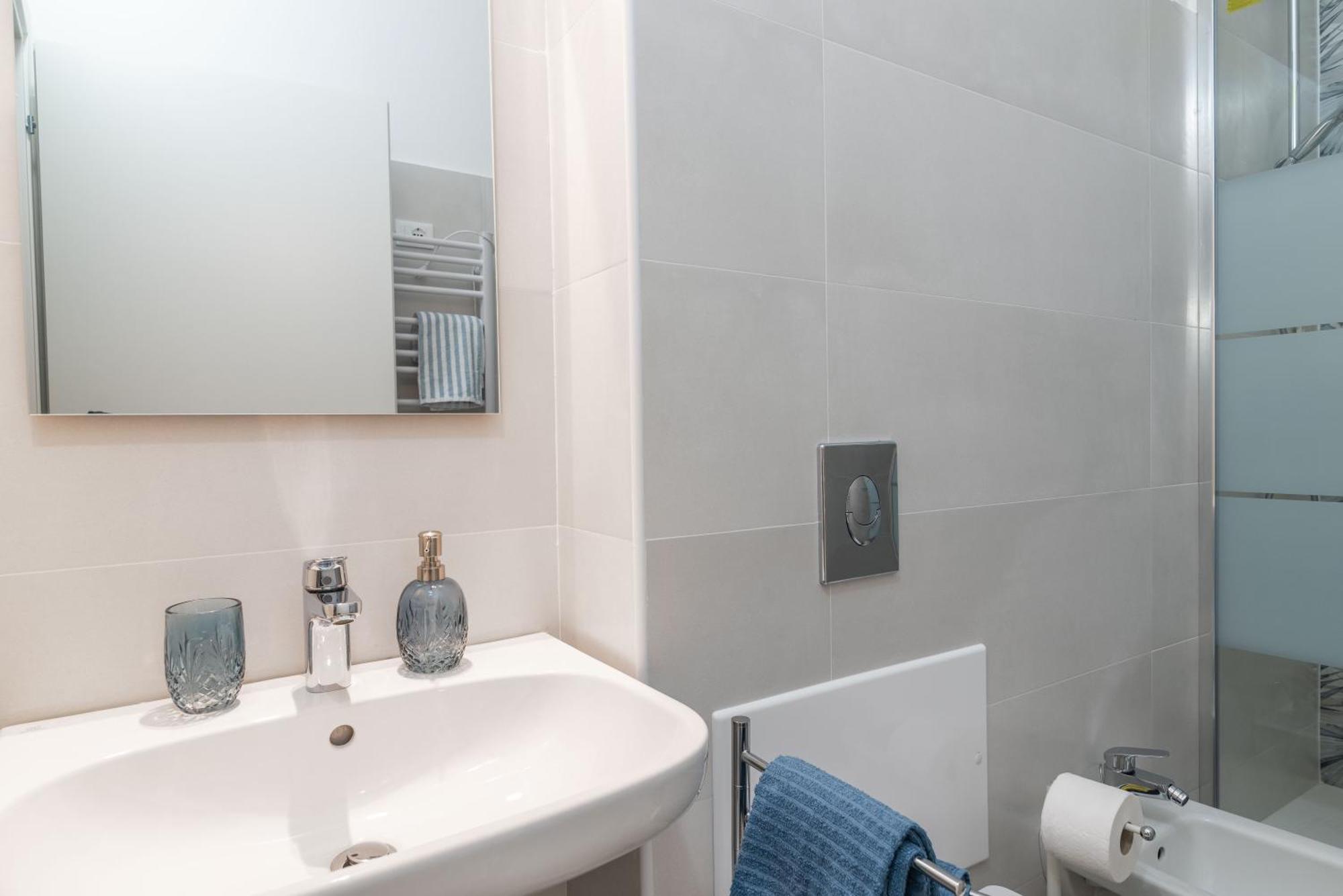 Central Apartment In Mantova Near The Station! Esterno foto